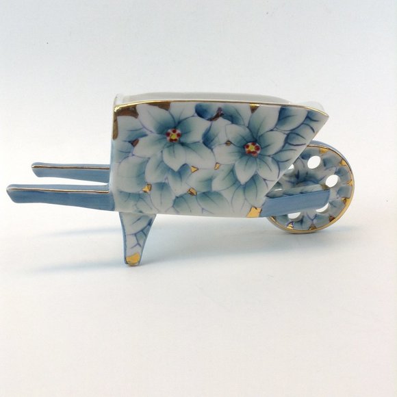 Vintage Shofu China Wheelbarrow Planter Blue/White Flowers w/Gold Made in Japan - Picture 4 of 15